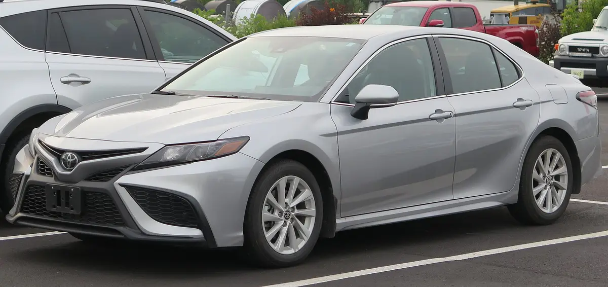 2022 Toyota Camry SE Standard Package
